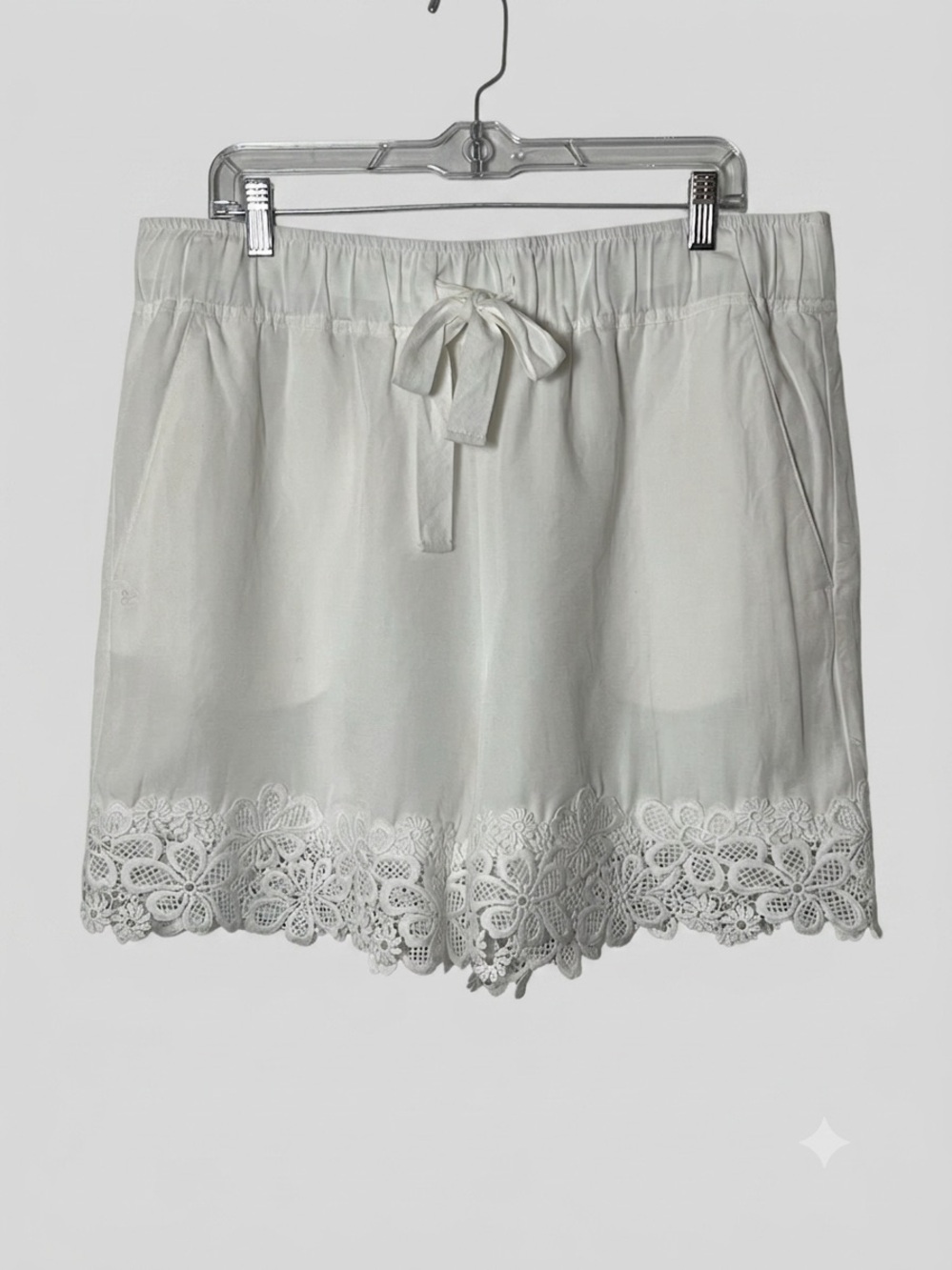 Maeve Anthropologie White Cutwork Pull-On Lace Hem Shorts Size L